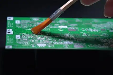 The Brush Coating Method in the Operation Process of Three-proof Paint.jpg
