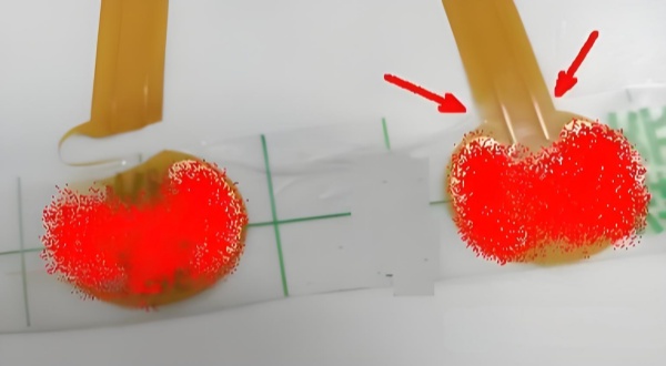 The sparse wiring of the flex cable makes it prone to tearing at the corners..jpg
